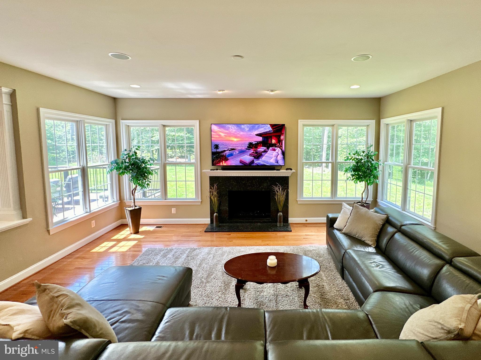 RIVER CREEK - Residential