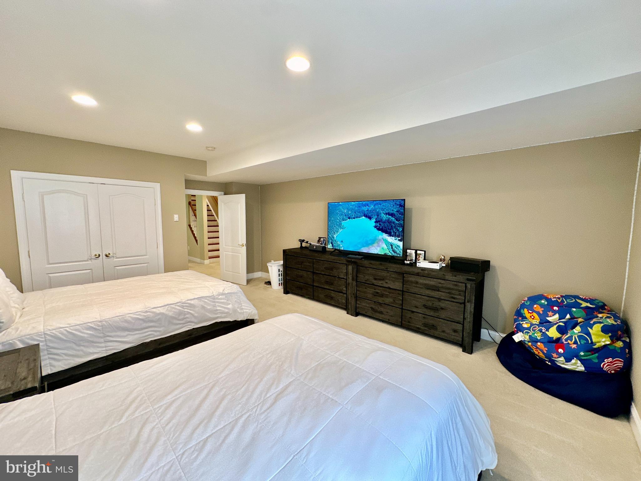 RIVER CREEK - Residential