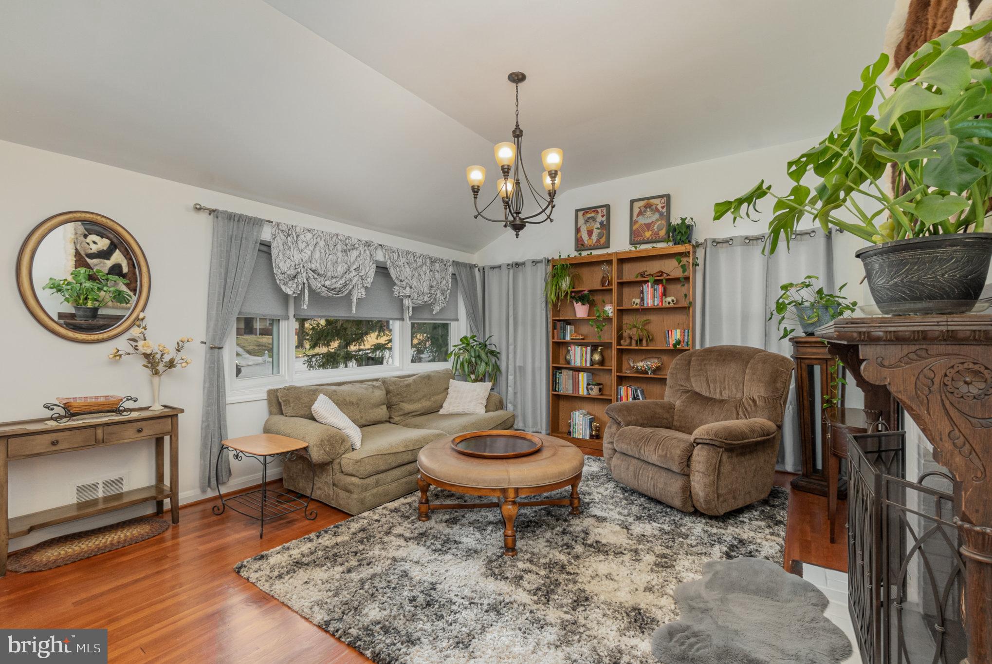 LOCH HILL - Residential