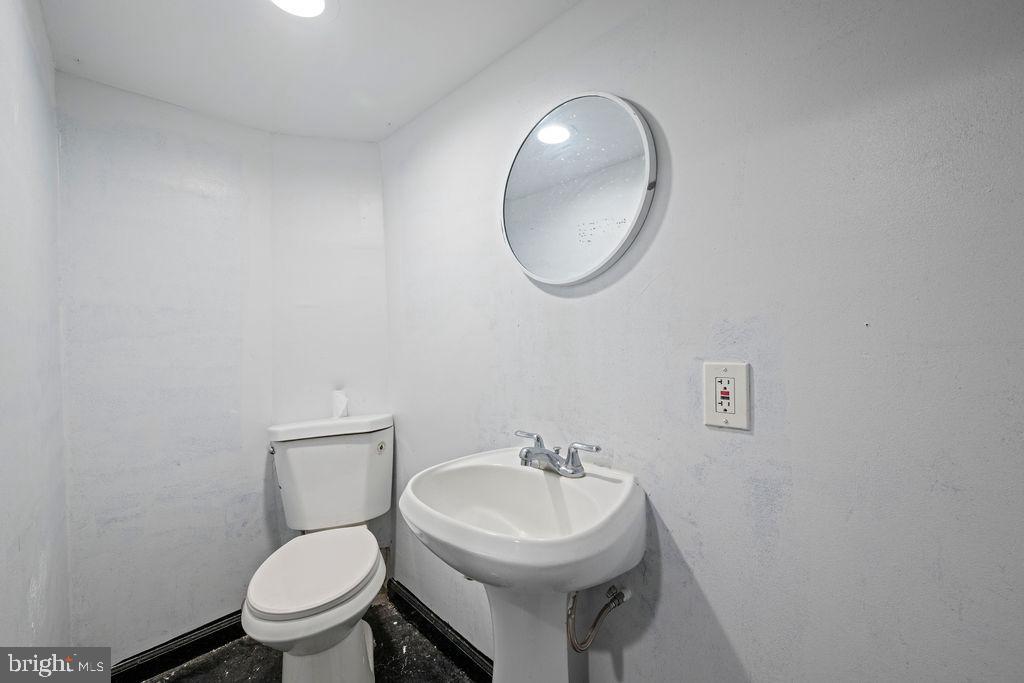 DUNDALK MANOR - Residential