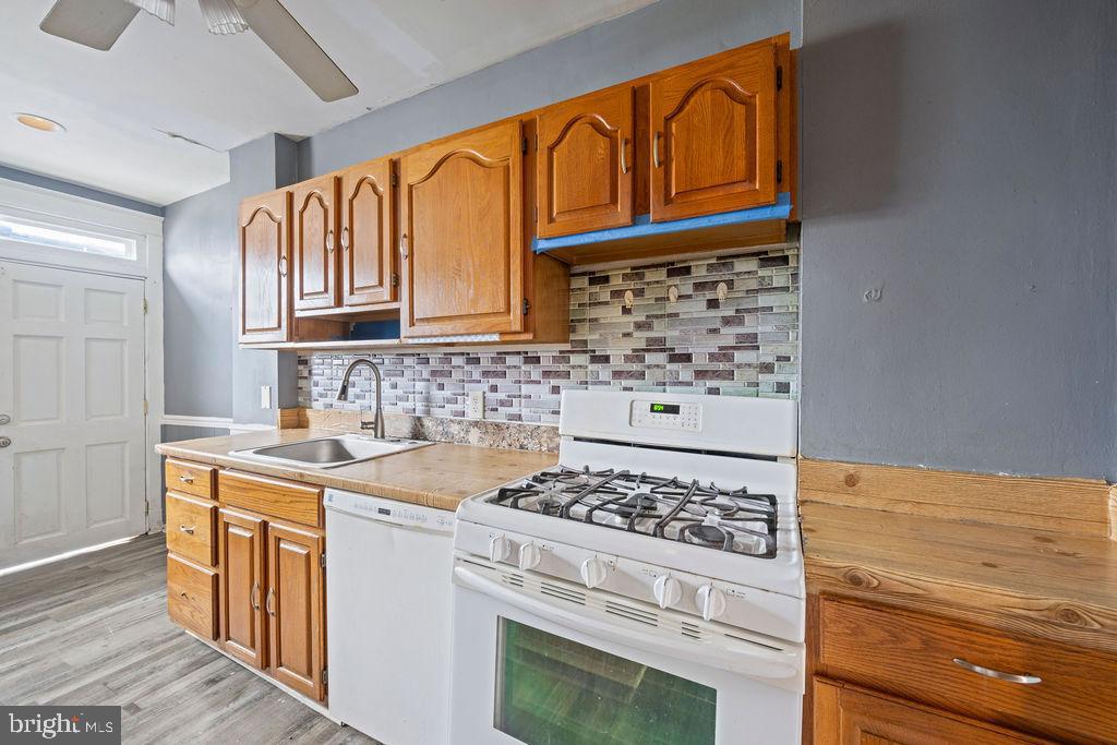 DUNDALK MANOR - Residential