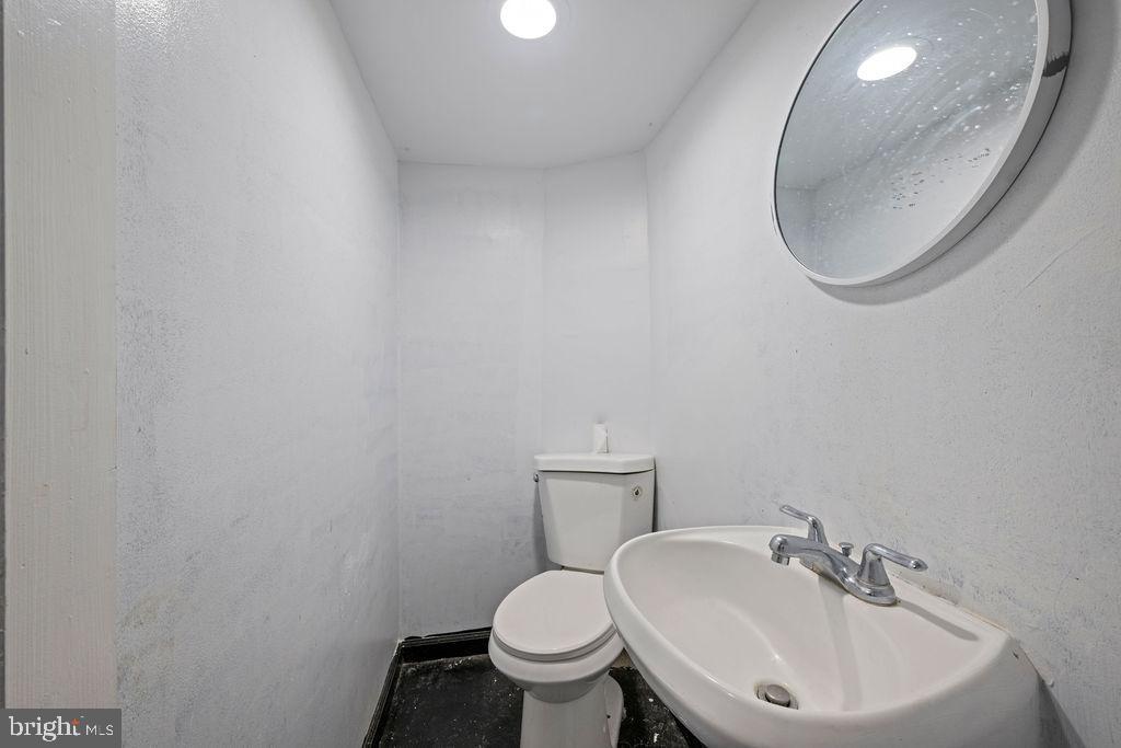 DUNDALK MANOR - Residential