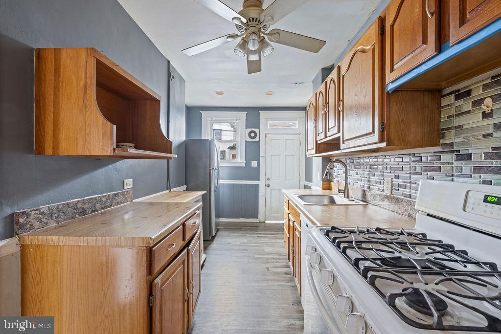 DUNDALK MANOR - Residential