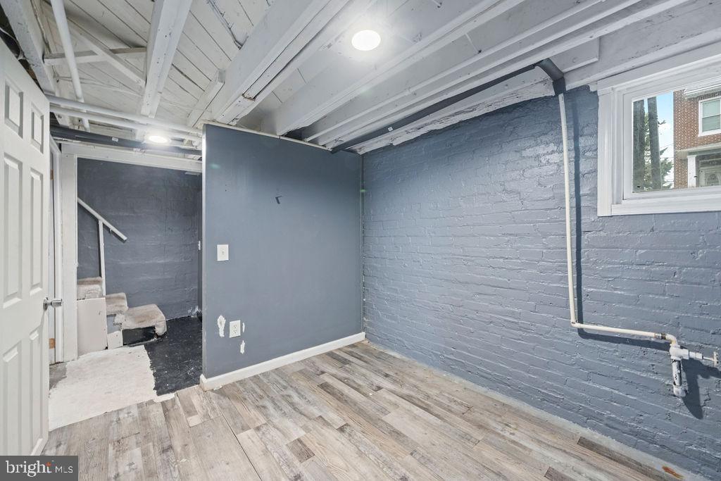 DUNDALK MANOR - Residential