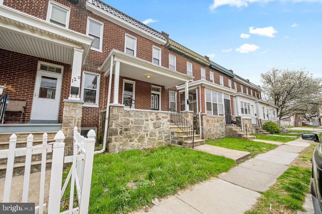 DUNDALK MANOR - Residential