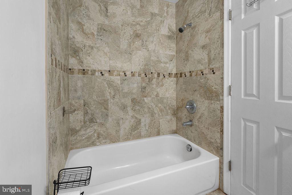 MCKENDREE - Residential Lease