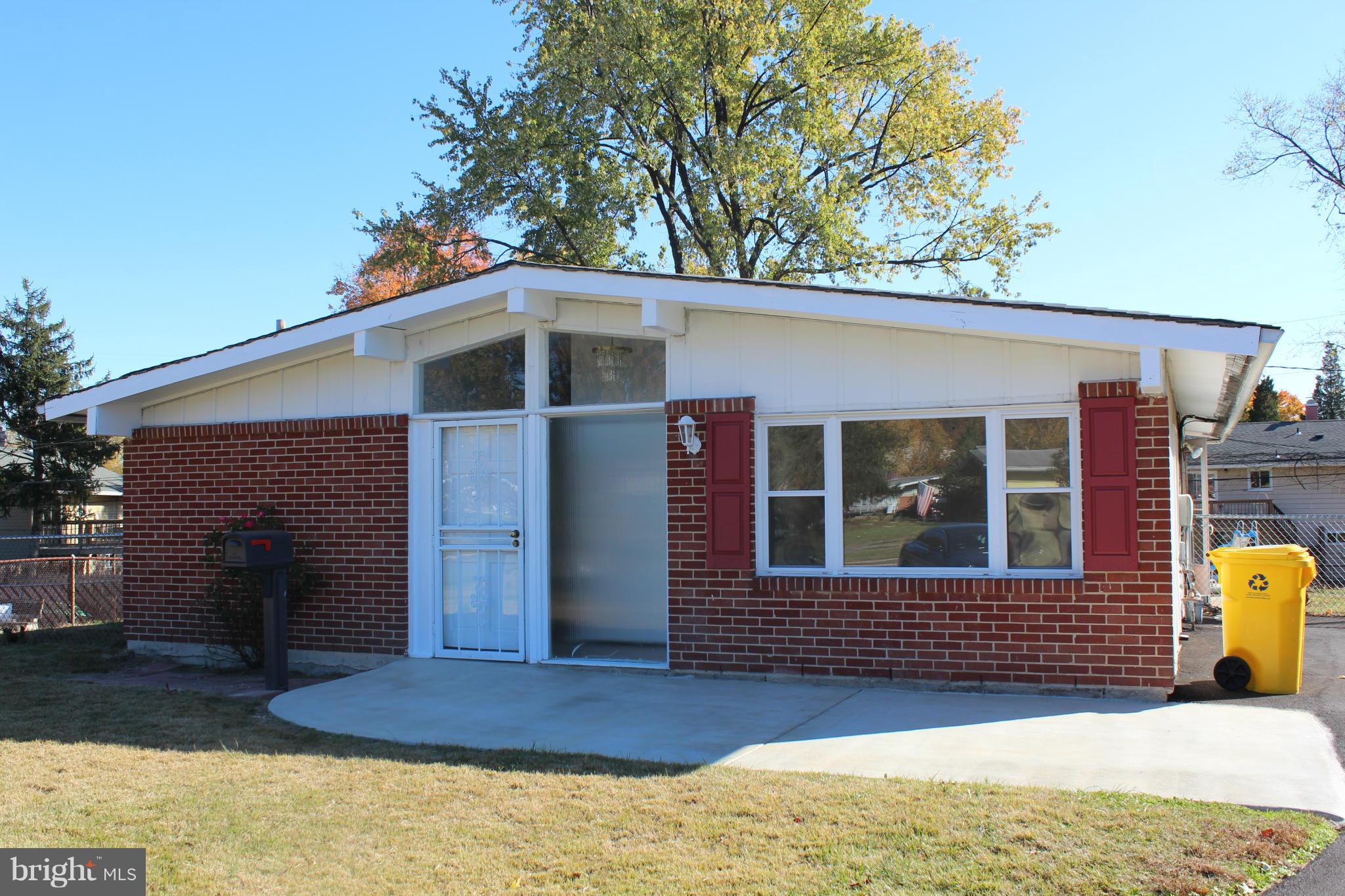 RIPPLING RIDGE - Residential Lease