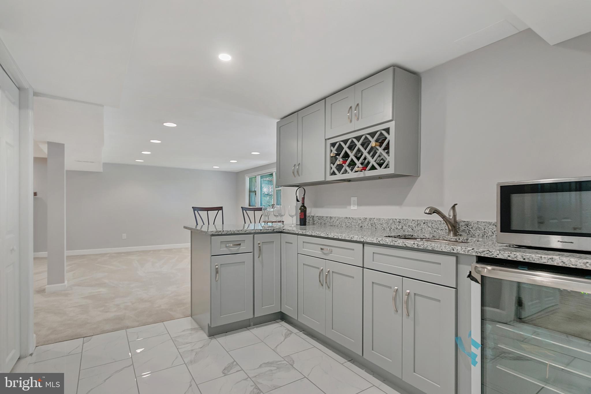 CRESTVIEW MANOR - Residential