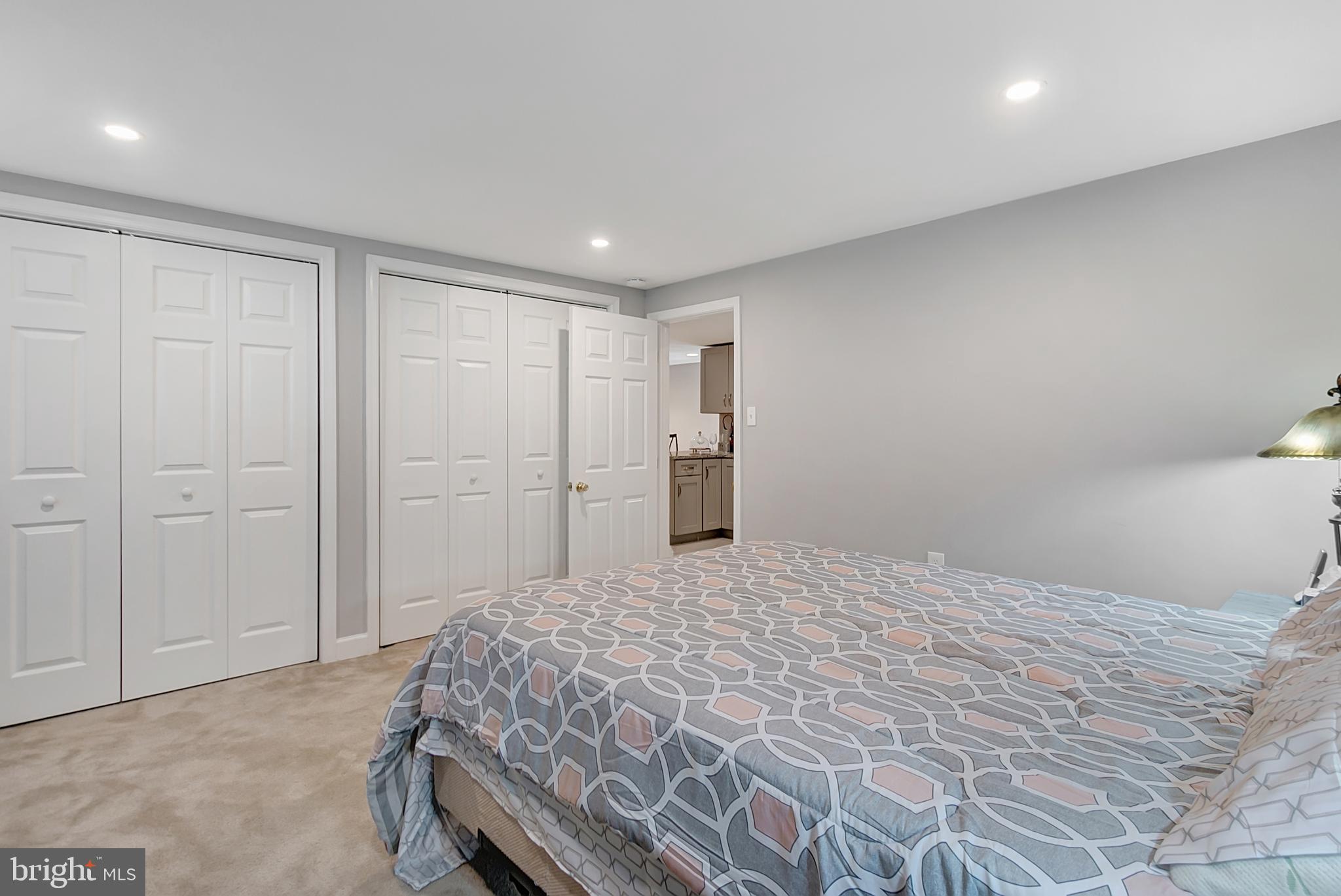 CRESTVIEW MANOR - Residential