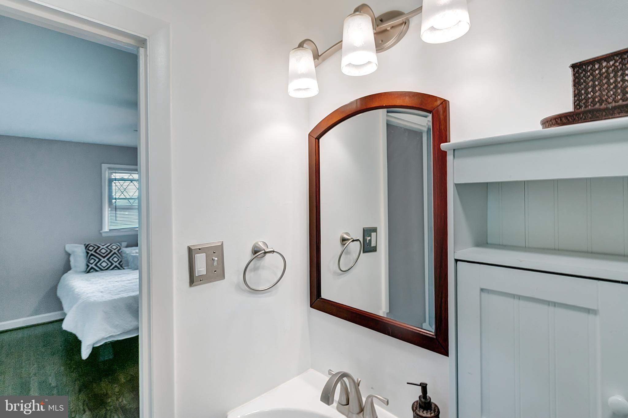 CRESTVIEW MANOR - Residential