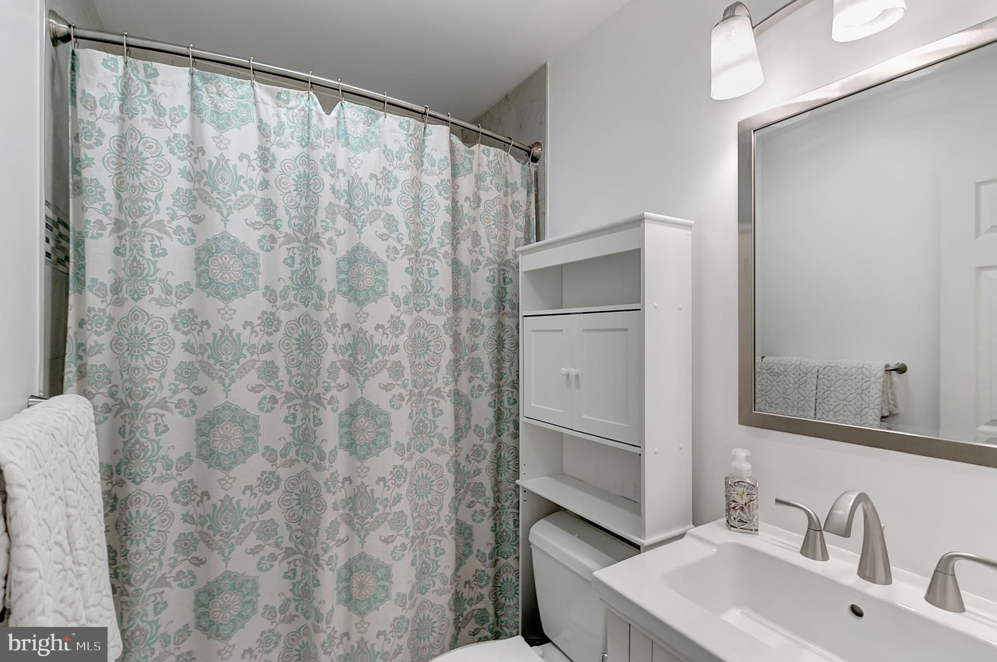 CRESTVIEW MANOR - Residential