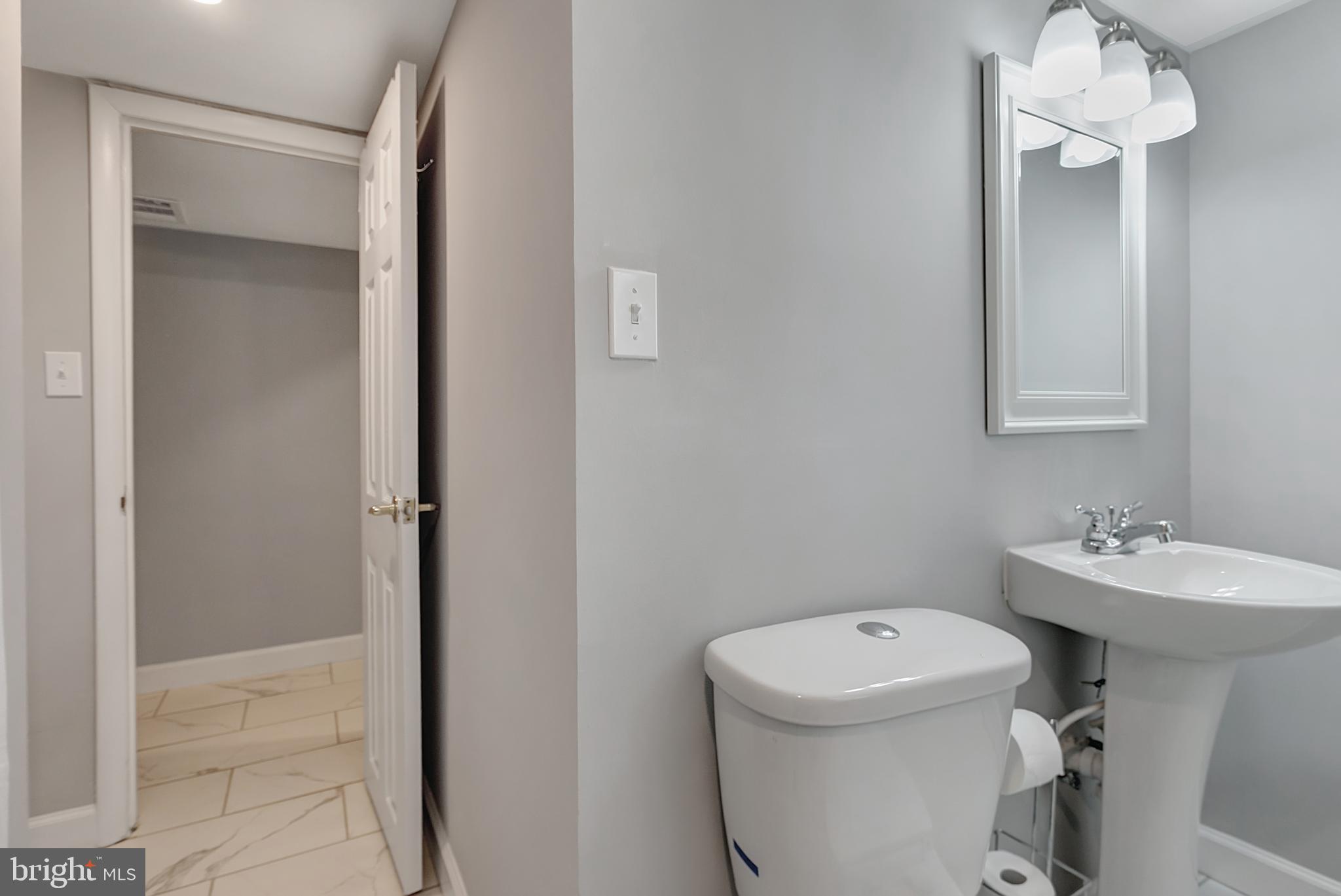 CRESTVIEW MANOR - Residential