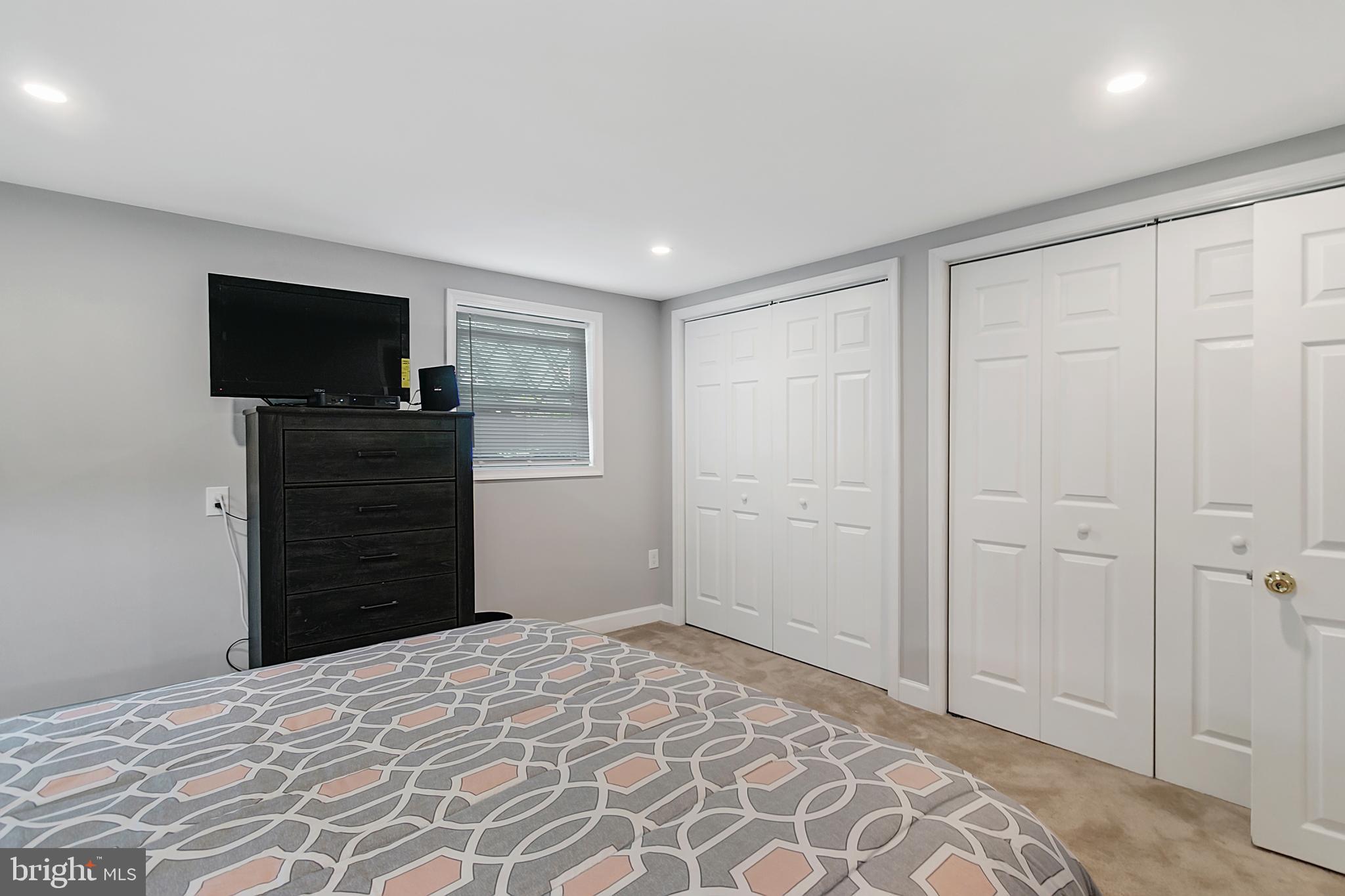 CRESTVIEW MANOR - Residential