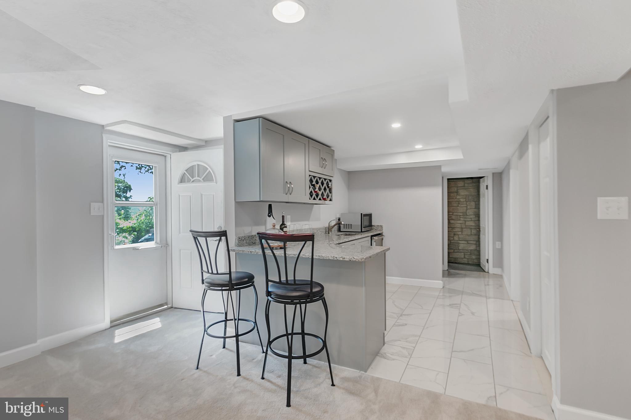 CRESTVIEW MANOR - Residential