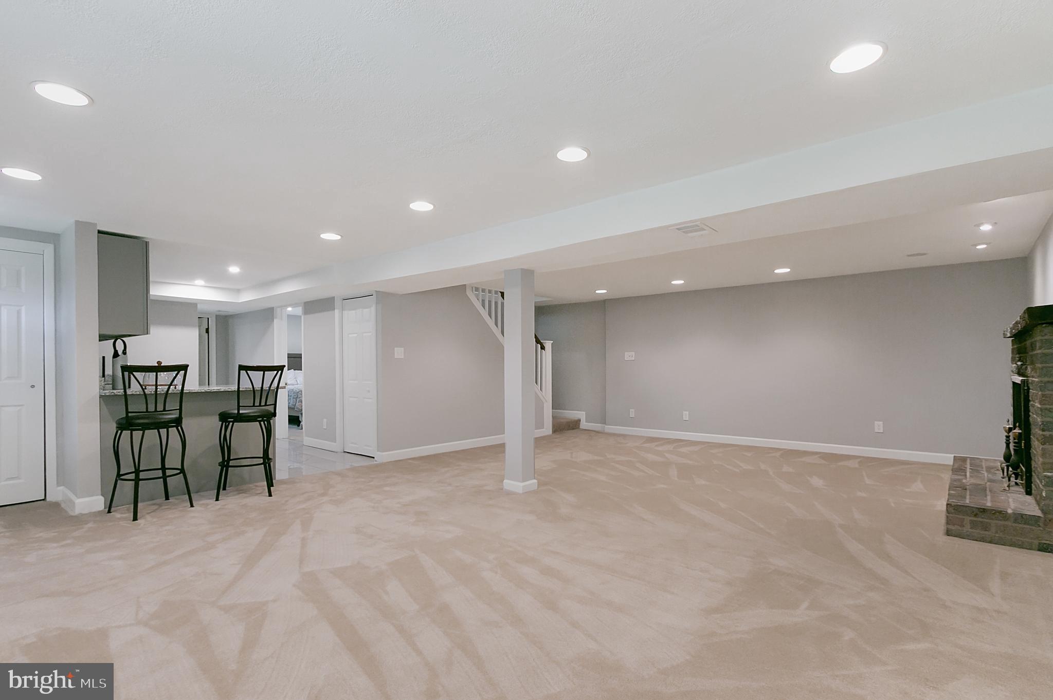 CRESTVIEW MANOR - Residential