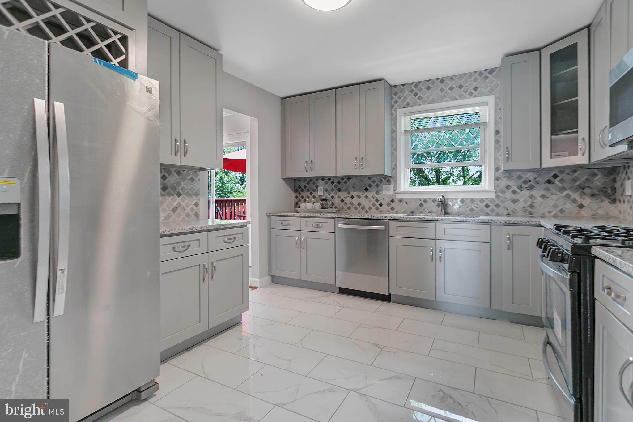 CRESTVIEW MANOR - Residential