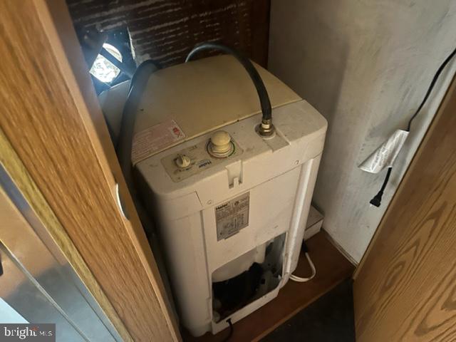 BELL HOLLOW ESTATES - Land