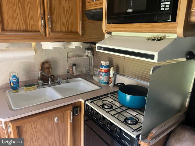 BELL HOLLOW ESTATES - Land