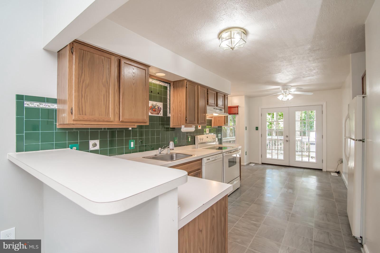 LAKE WILDERNESS - Residential Lease