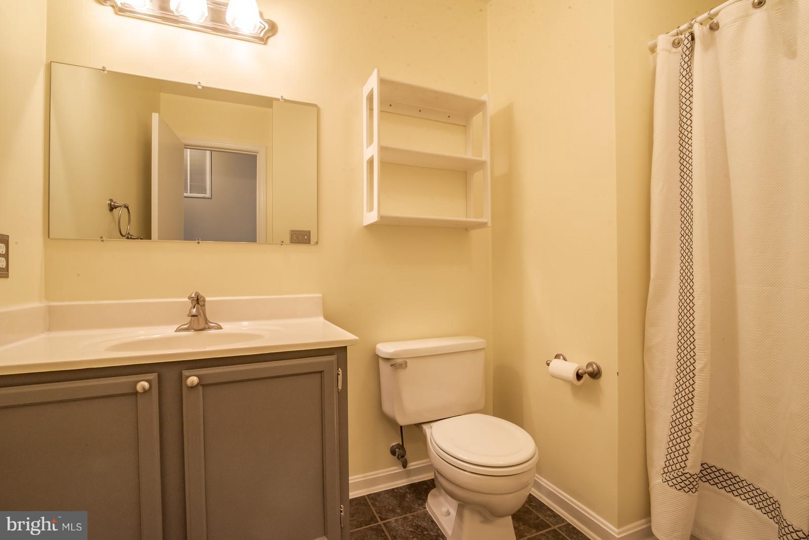 LAKE WILDERNESS - Residential Lease