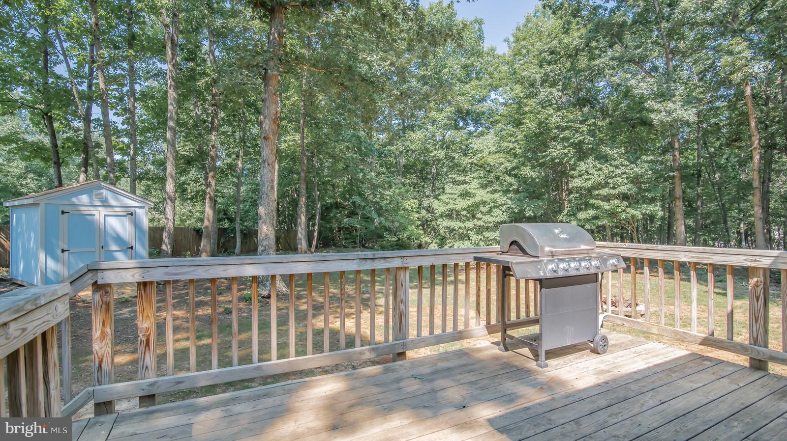 LAKE WILDERNESS - Residential Lease