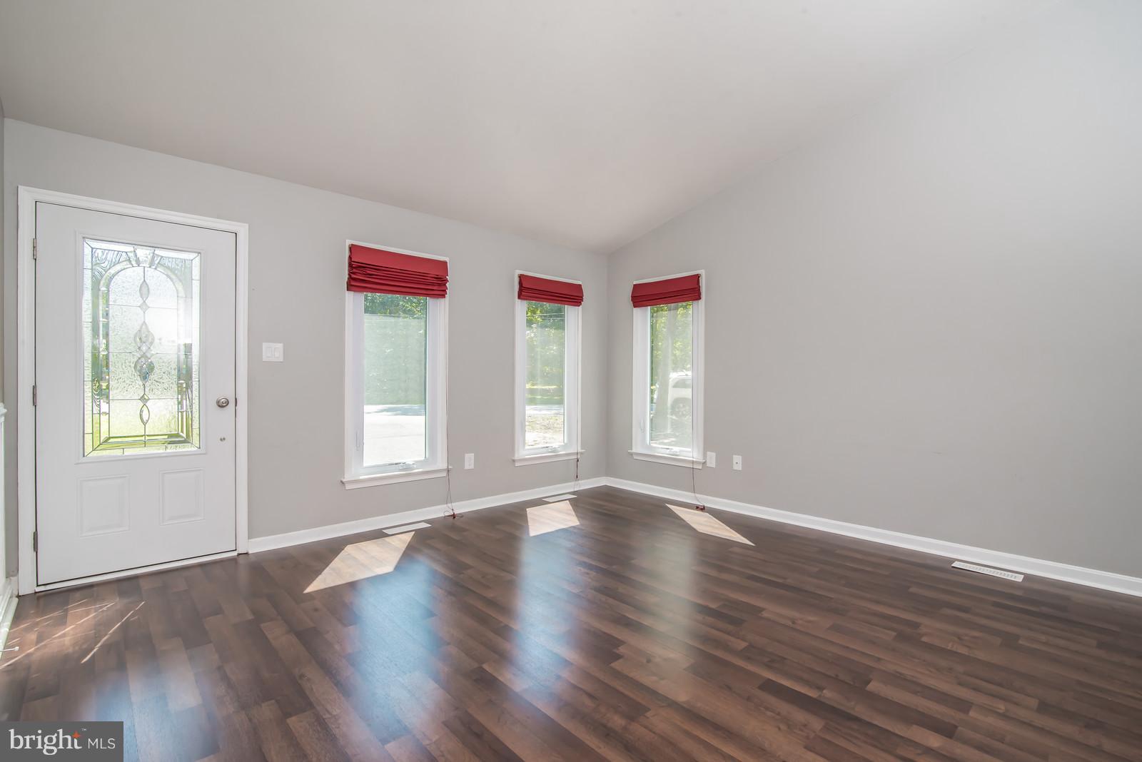 LAKE WILDERNESS - Residential Lease