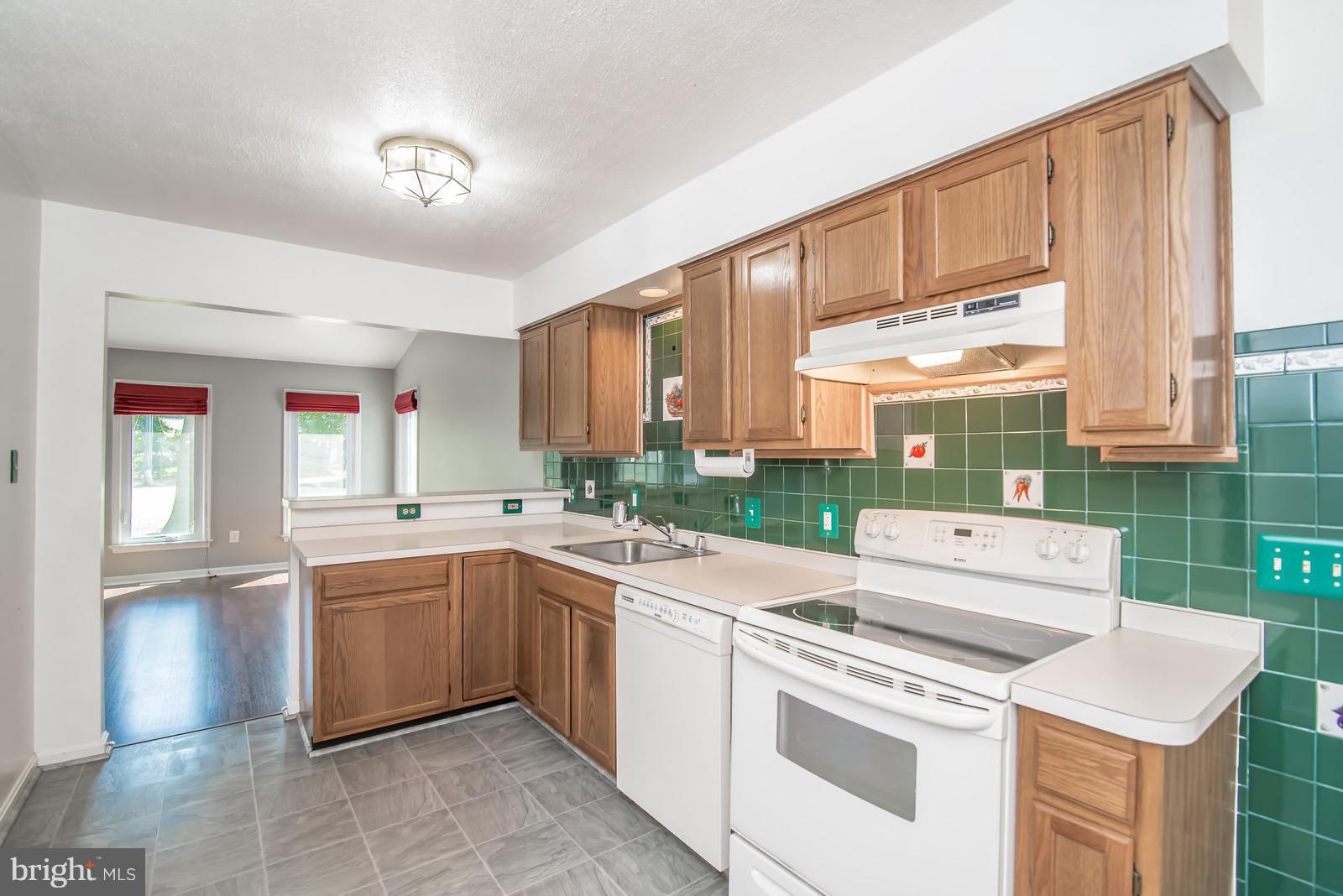 LAKE WILDERNESS - Residential Lease