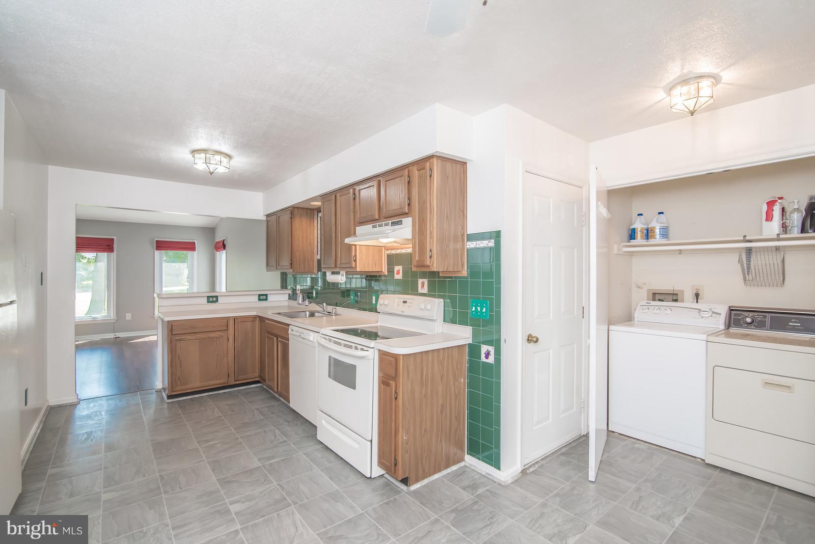 LAKE WILDERNESS - Residential Lease