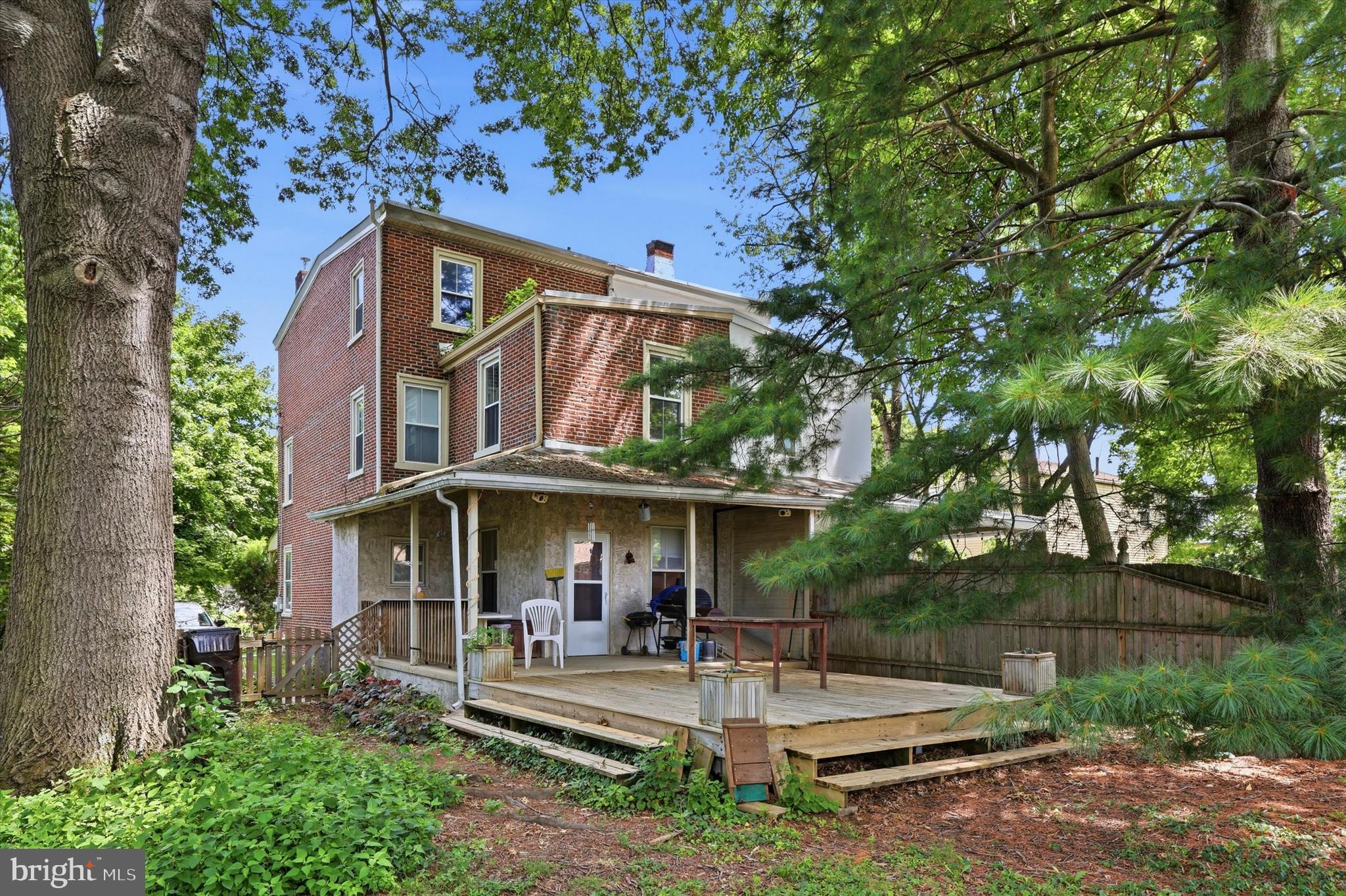 1872 W MARSHALL STREET
