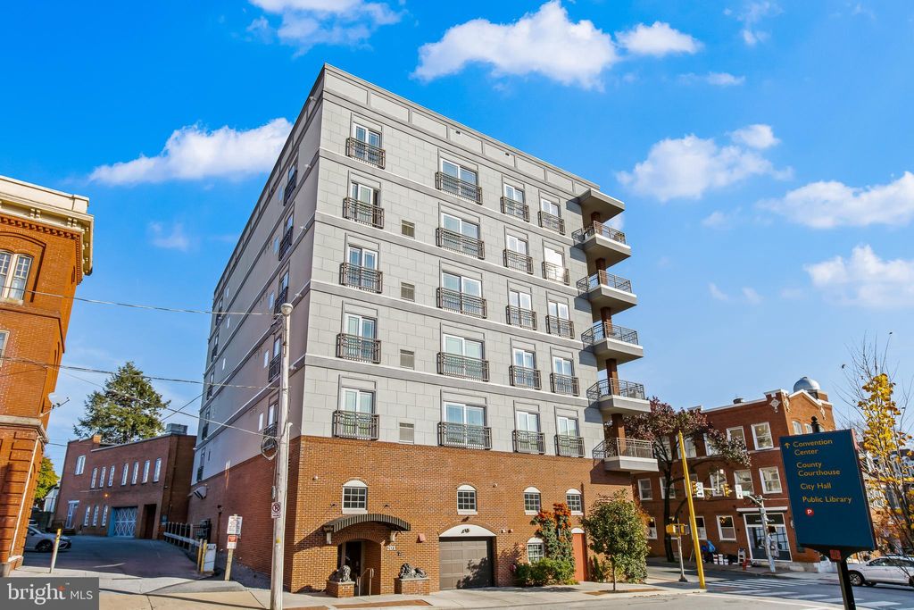 Photo of 201 N Duke Street #402, Lancaster, PA 17602 (MLS # PALA2043820)