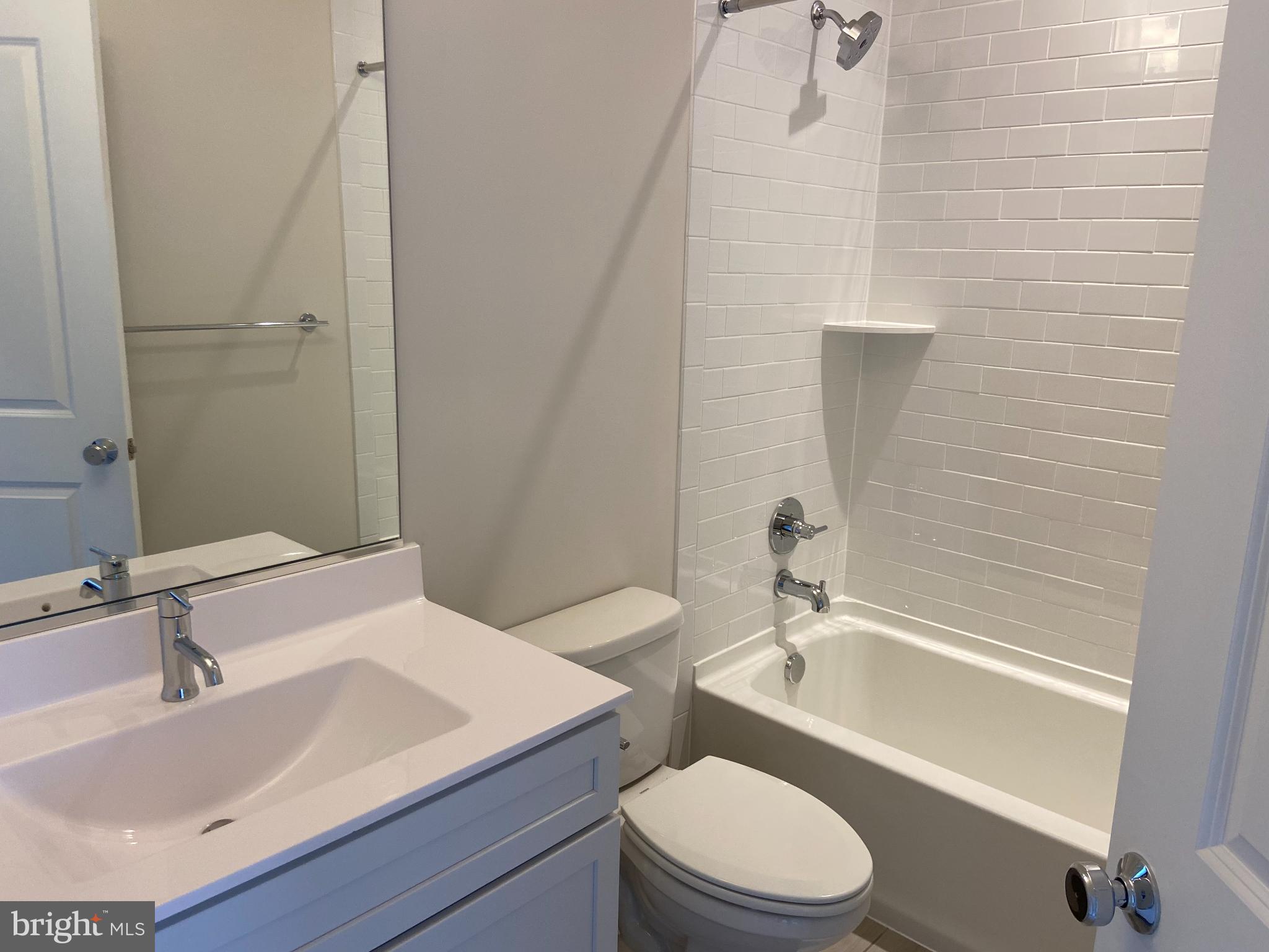 THE RETREAT AT WESTFIELDS - Residential Lease