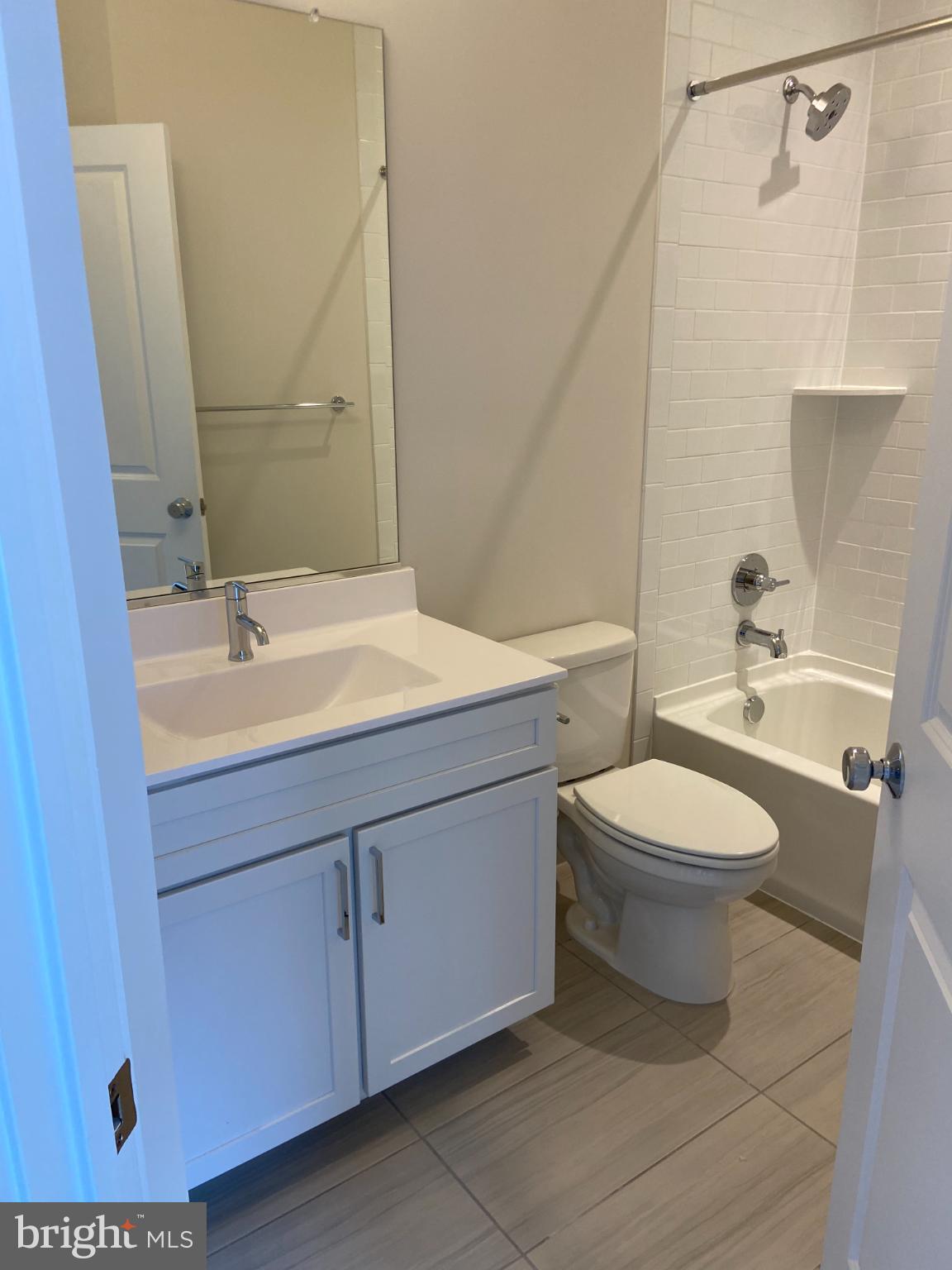 THE RETREAT AT WESTFIELDS - Residential Lease