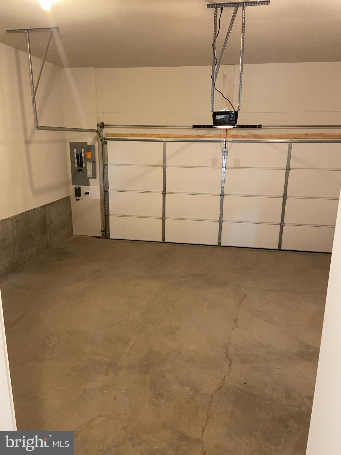 THE RETREAT AT WESTFIELDS - Residential Lease