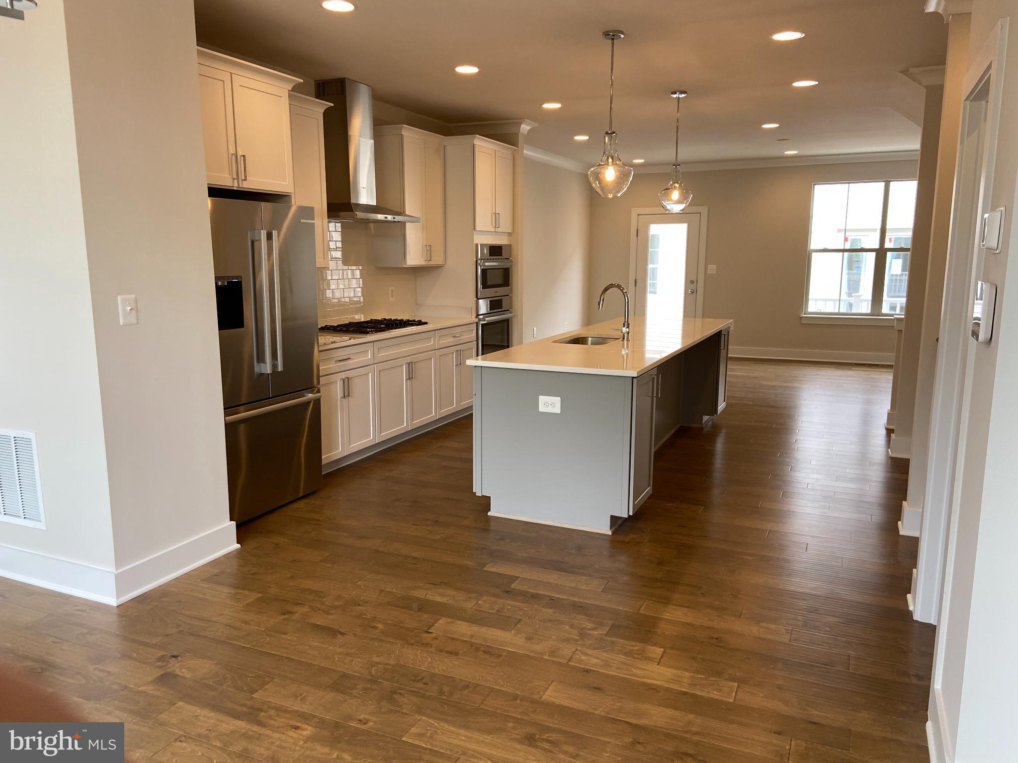 THE RETREAT AT WESTFIELDS - Residential Lease