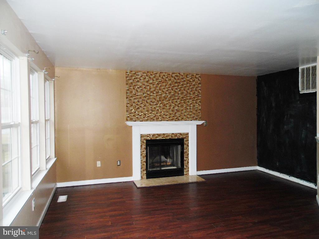 ROCKDALE TERRACE - Residential