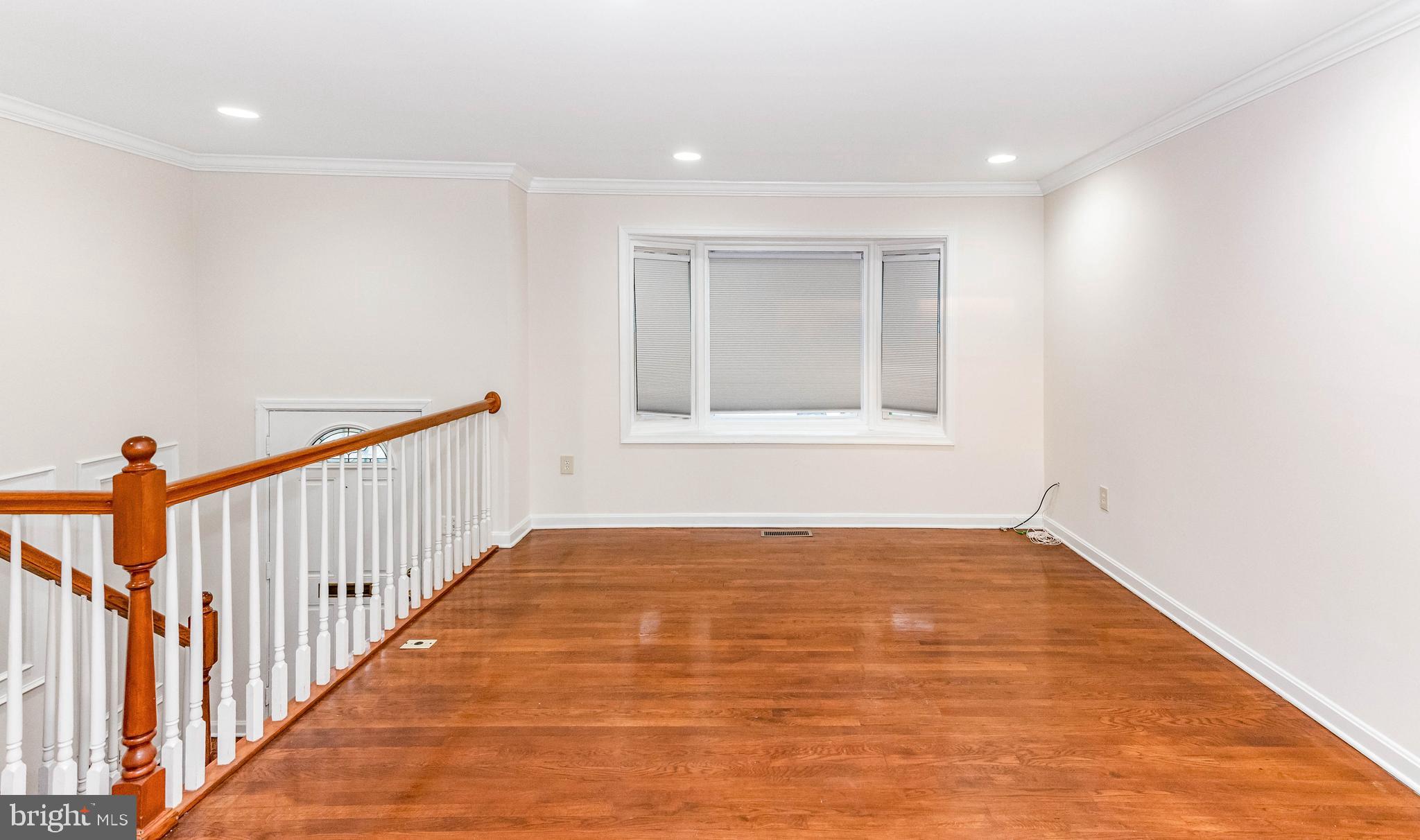 GLENARDEN WOODS - Residential