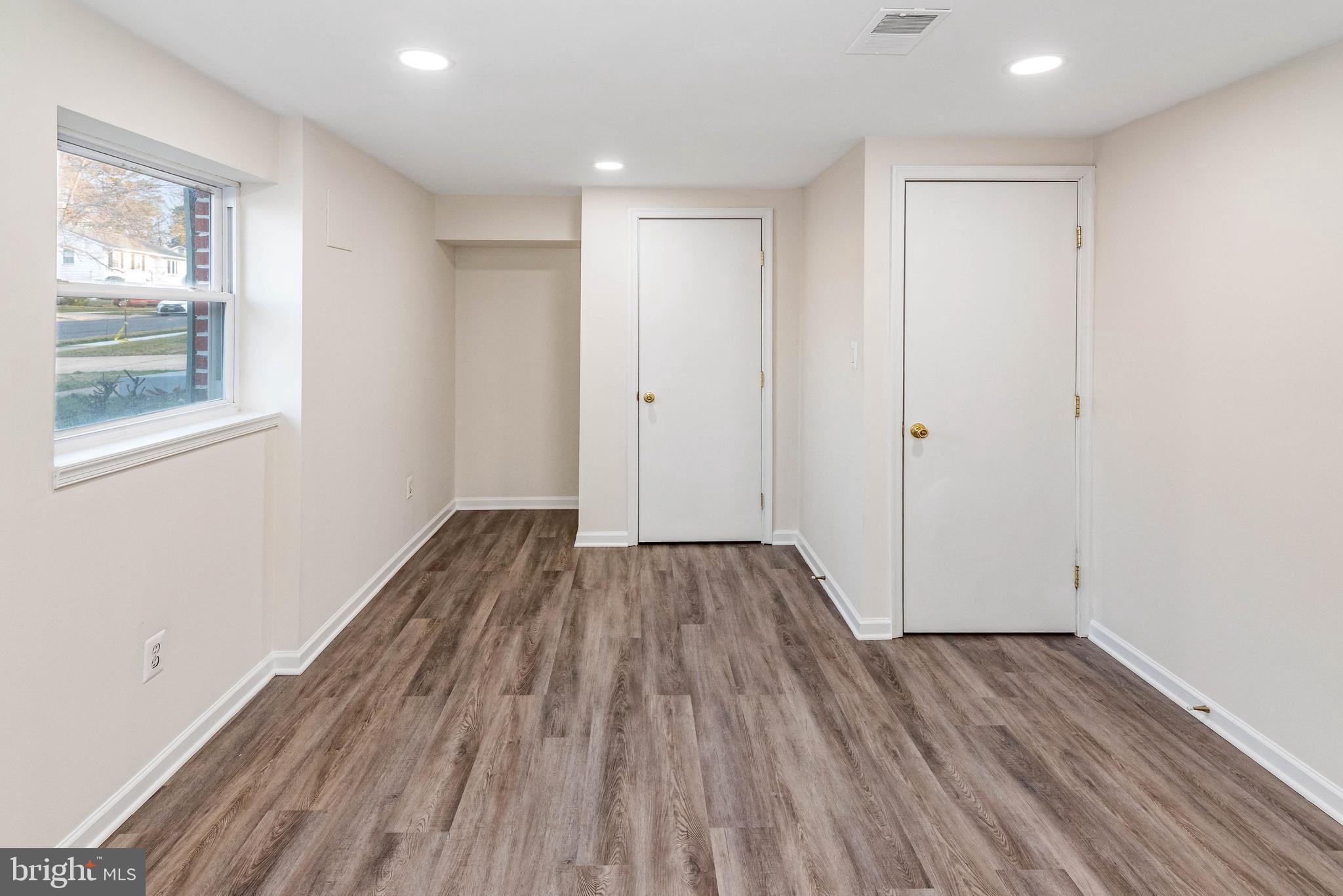 GLENARDEN WOODS - Residential