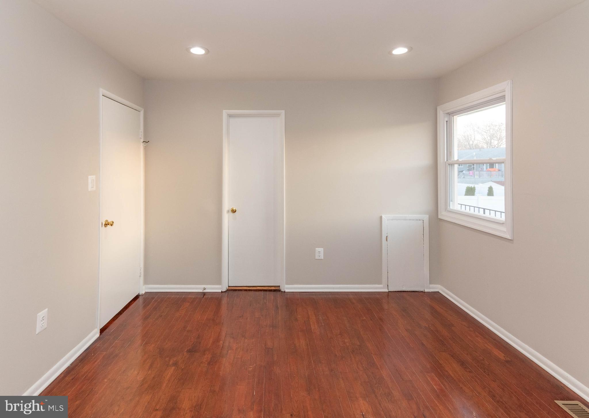 GLENARDEN WOODS - Residential