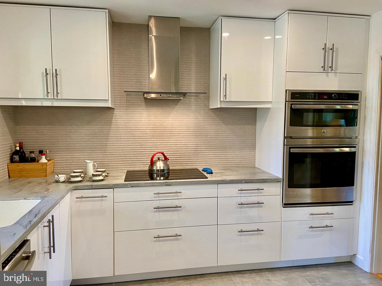 THE FOREST - Residential Lease