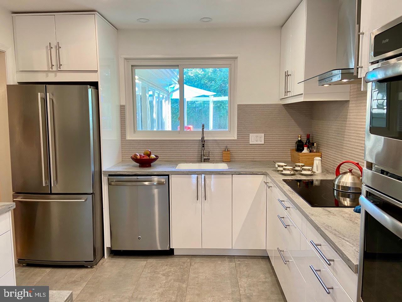 THE FOREST - Residential Lease