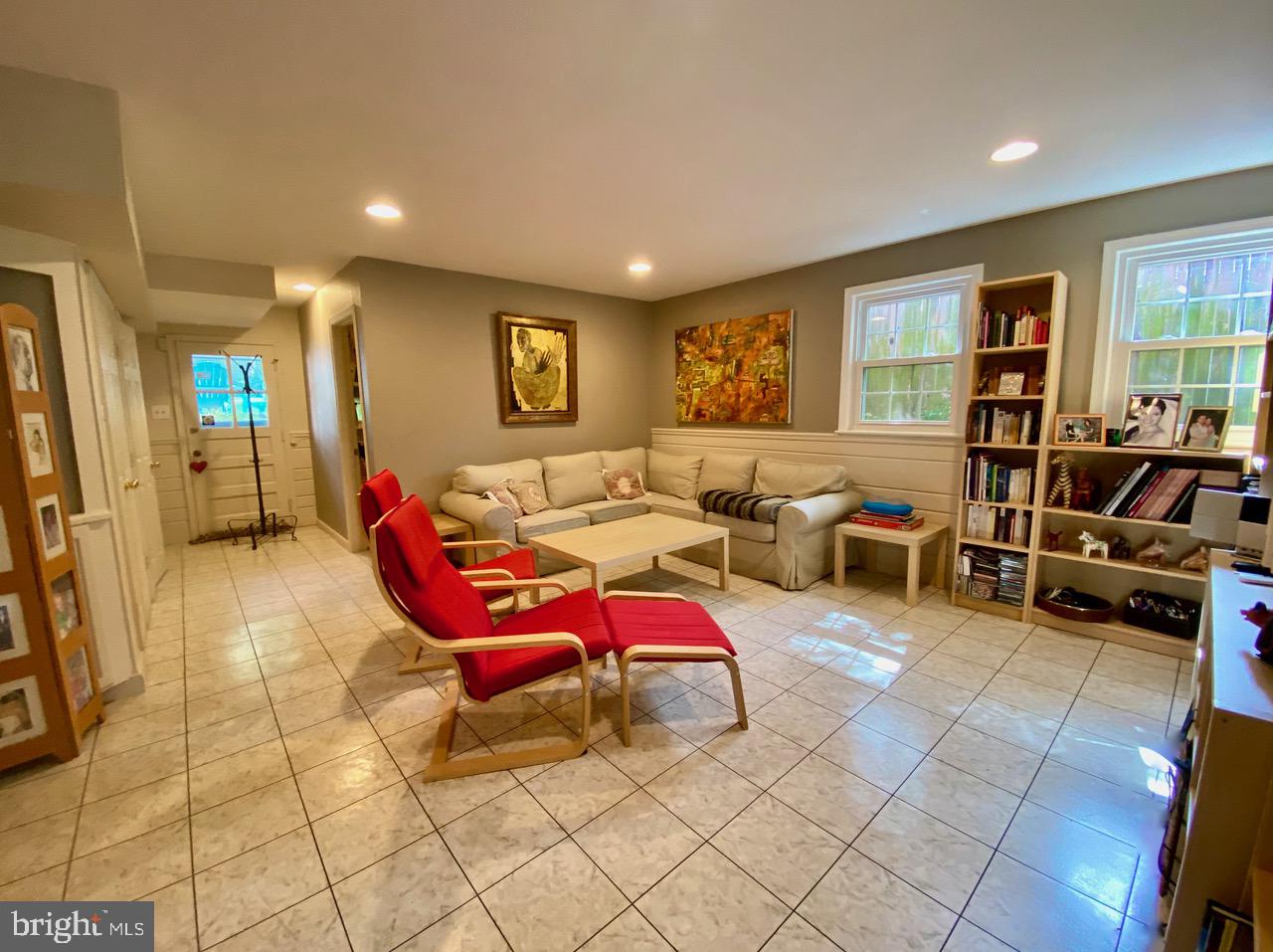 THE FOREST - Residential Lease