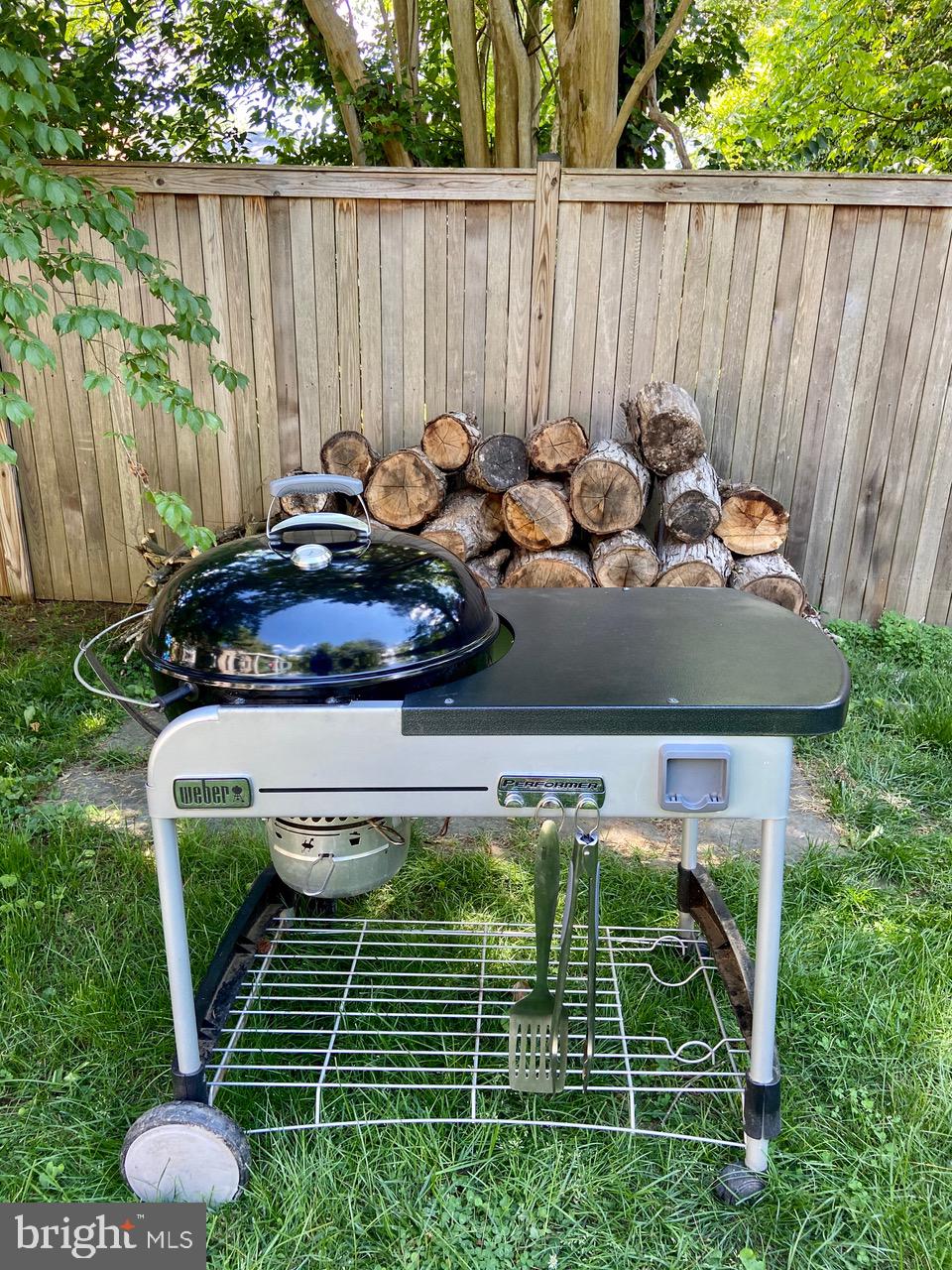 THE FOREST - Residential Lease