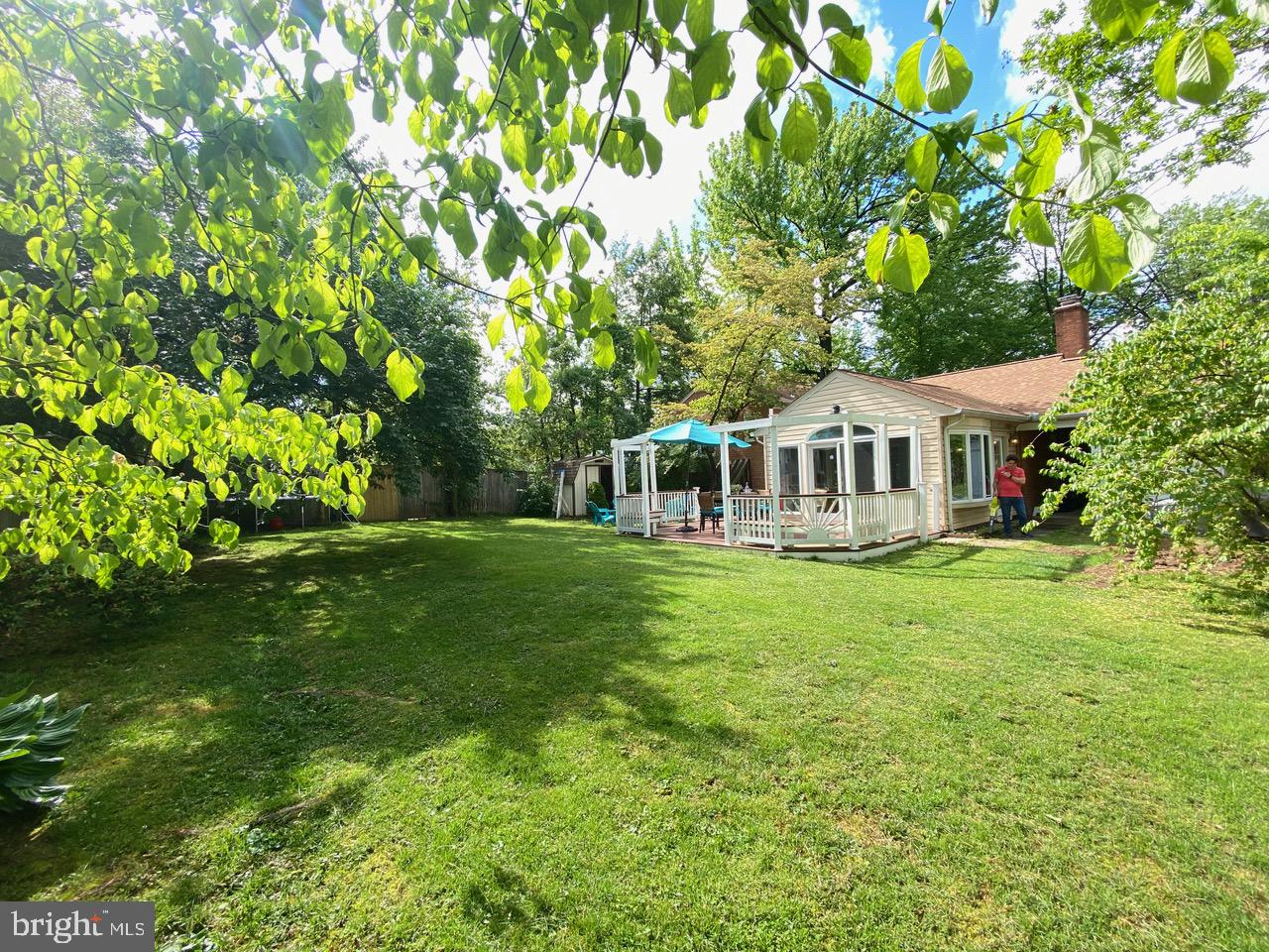 THE FOREST - Residential Lease