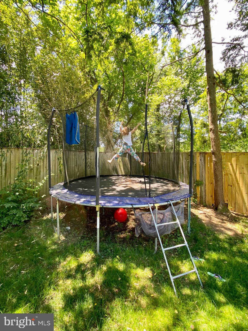 THE FOREST - Residential Lease