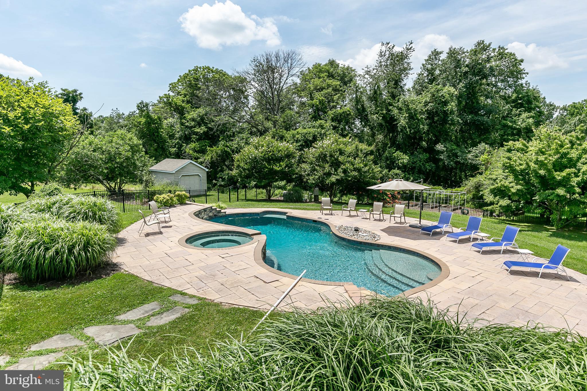 FOX RIDGE ESTATES - Residential