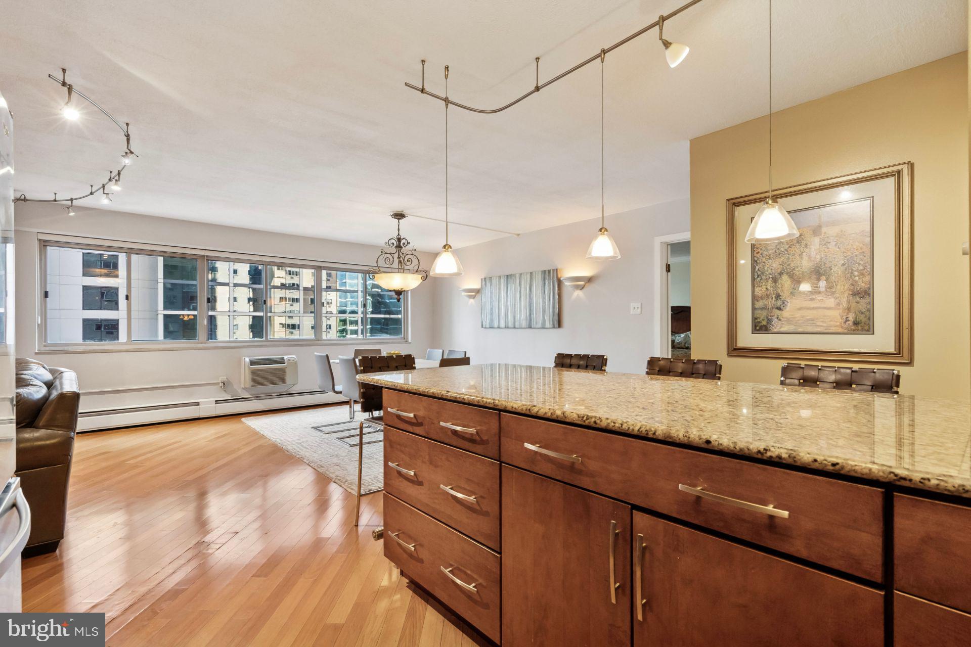 RITTENHOUSE SQUARE - Residential