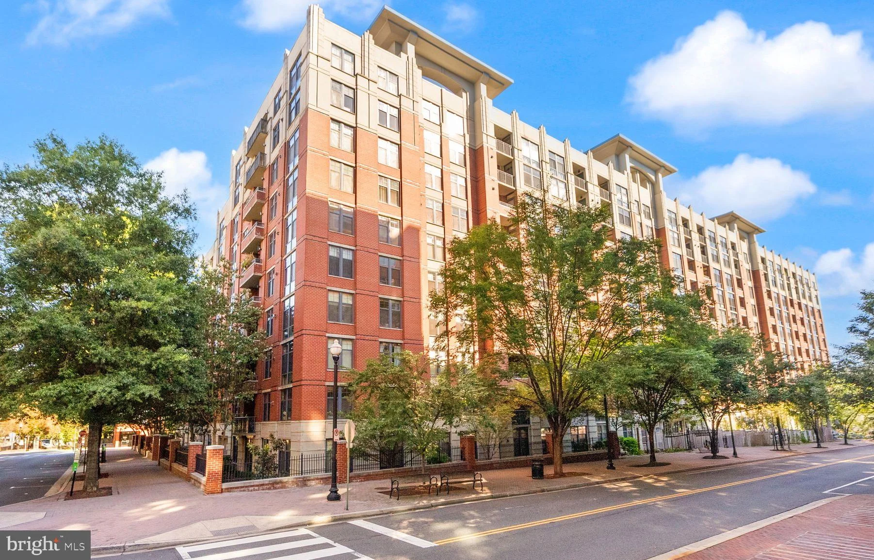 1021 N Garfield Street Unit 141