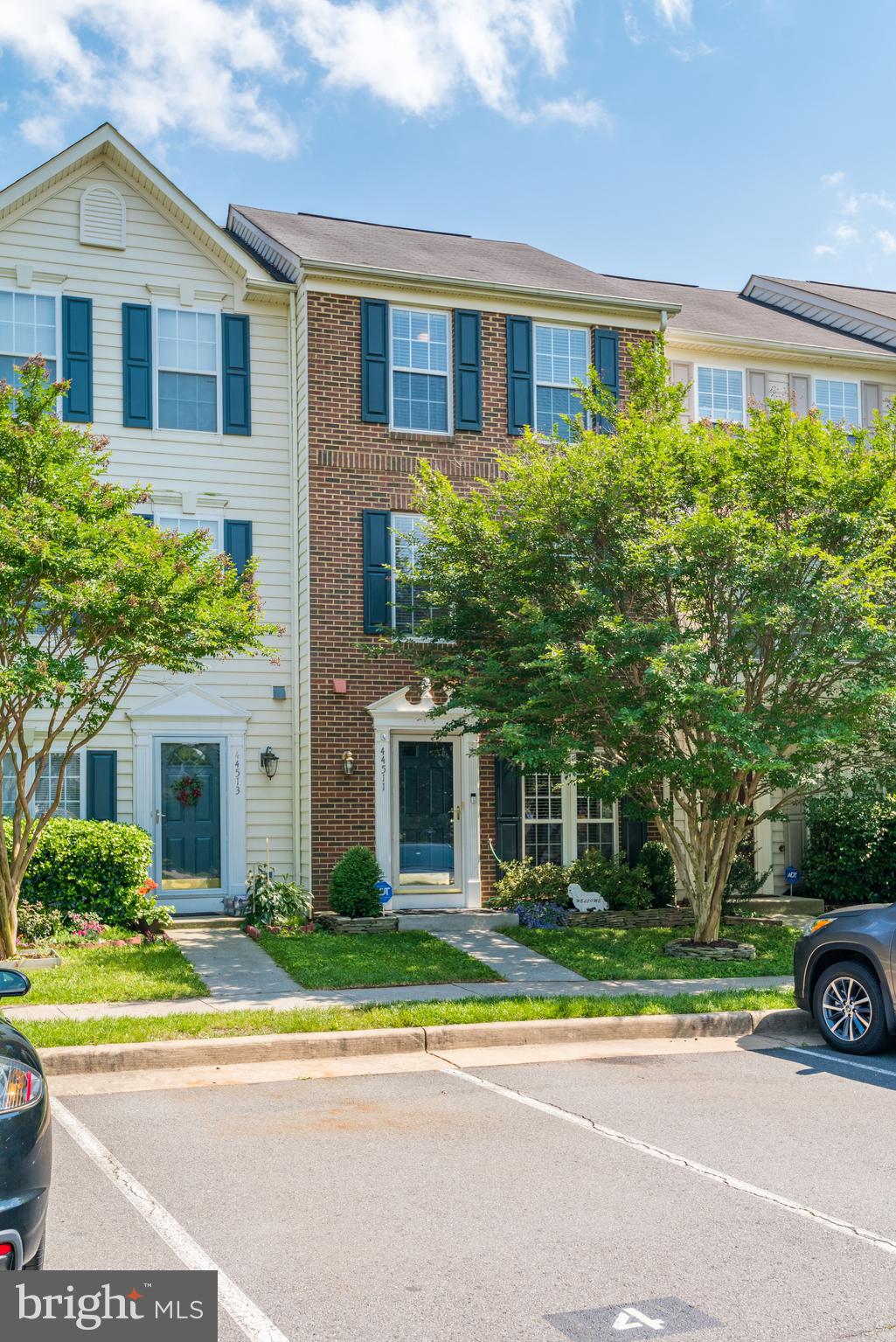 ASHBURN VILLAGE - Residential