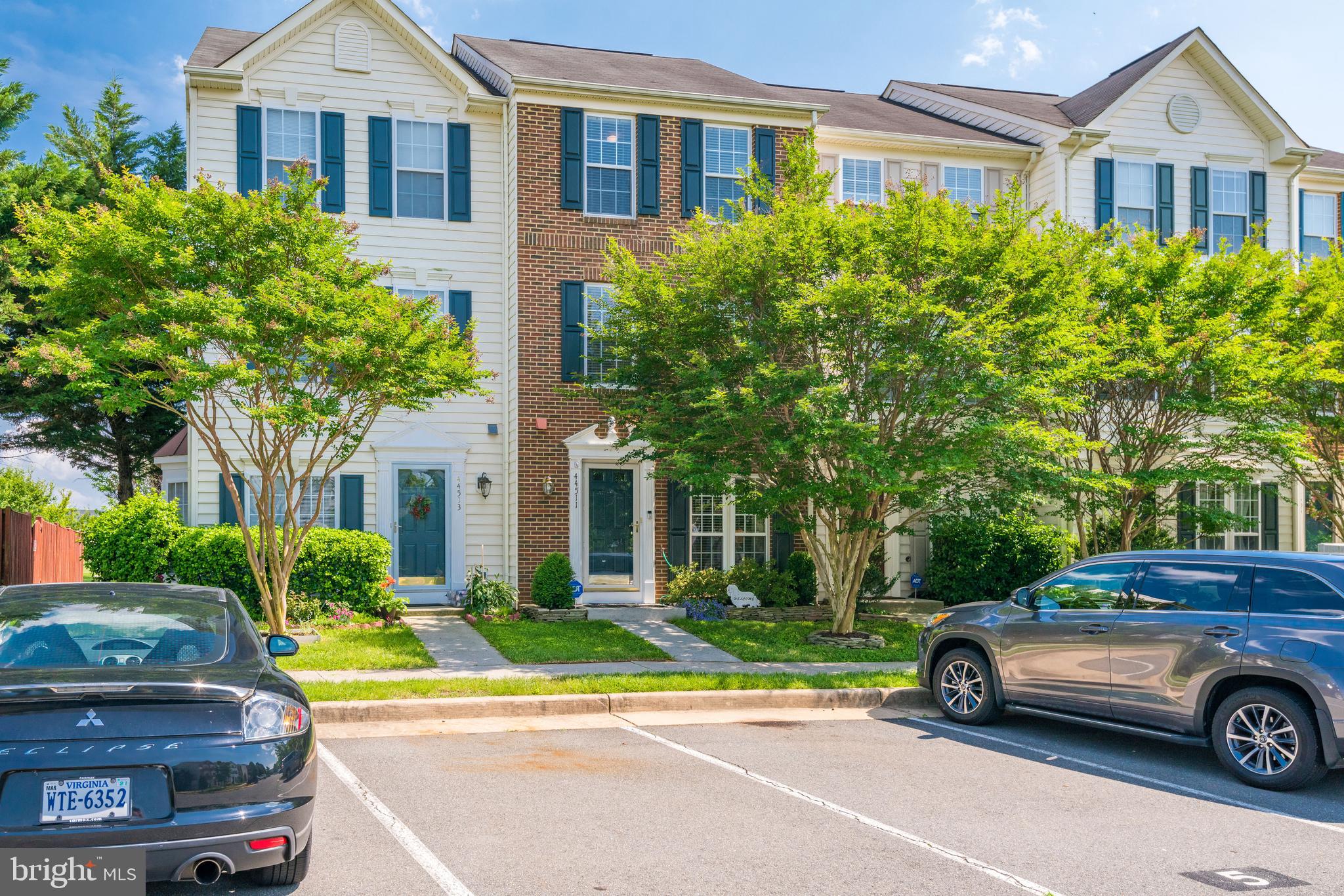 ASHBURN VILLAGE - Residential