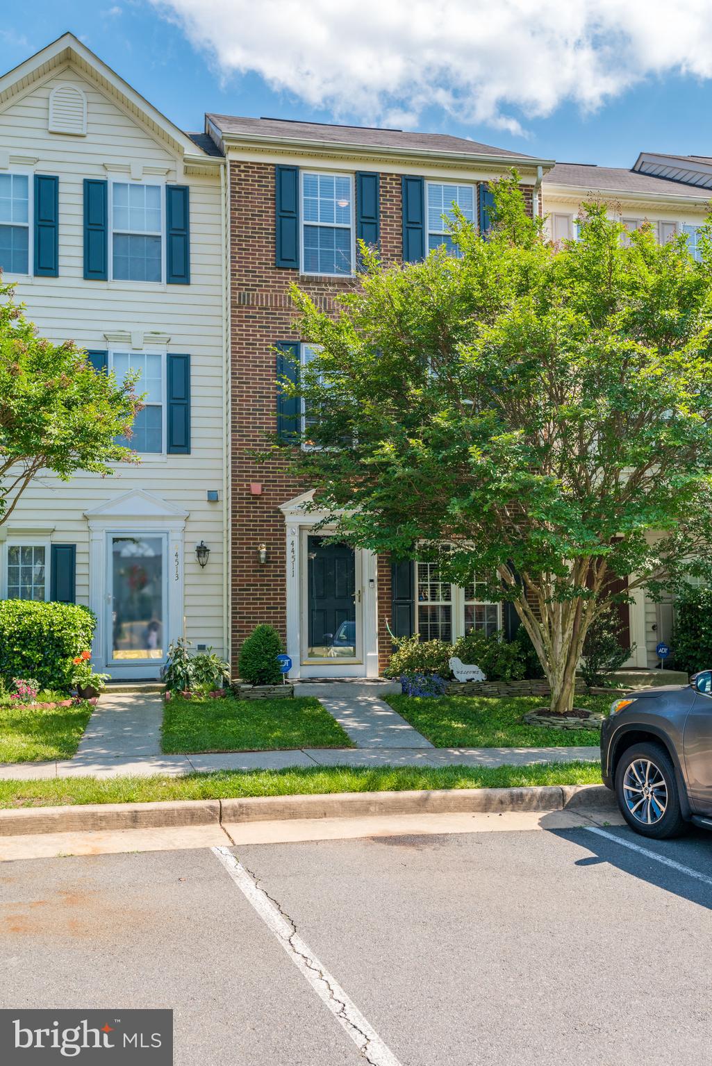 ASHBURN VILLAGE - Residential